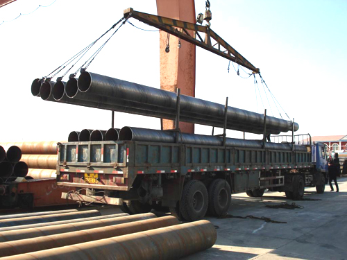 螺旋<a href=http://www.njfangyuan.cn target=_blank class=infotextkey>焊接鋼管</a>裝貨圖