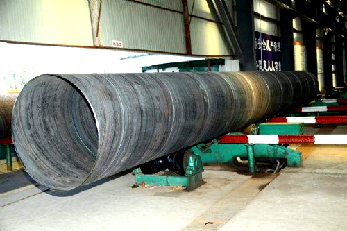 <a href=http://www.njfangyuan.cn target=_blank class=infotextkey>螺旋焊接鋼管</a>探傷現場